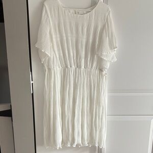 Elegant White Pleated Dress